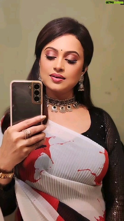 Lipi Mohapatra - 32.1K Likes - Duniya mein tumse na koi pyara...❤️❤️❤️
.
.
#lipi #love #instafeel #instafeeling #lipimohapatra #viral #trending #trendingsong #instalike #instalove #instagram #instamood #mood #goodvibes #goodnight