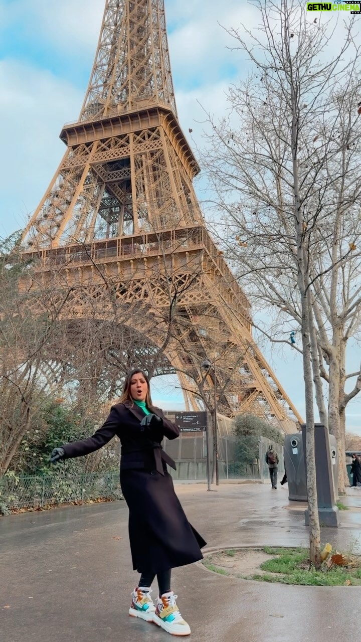 Lipsa Mishra Instagram - #obalma #lipsamishra #lipsamishraactor #paris #eiffeltower Eiffel Tower, Paris, France