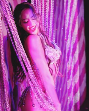 Lisa Instagram - Such an amazing experience at @crazyhorseparis_official Thank you everyone for making this happen. Call me whenever you need someone to fill a spot😉