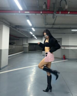 Lisa Instagram - You’re not invited