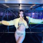 Lisa Instagram - 사랑스러운 우리 블링꾸들! 이번 월드투어를 멋지게 함께 끝내줘서 고마워요~ 블링크에게 하고 싶은 말도 하고 같이 눈물도 흘리고 너무 아름답고 소중한 순간이었어요. 투어내내 정말 행복한 시간을 보냈어요. 많이 사랑해요🤍