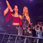 Lisa Instagram - Paris est magique grâce à vous 🤍