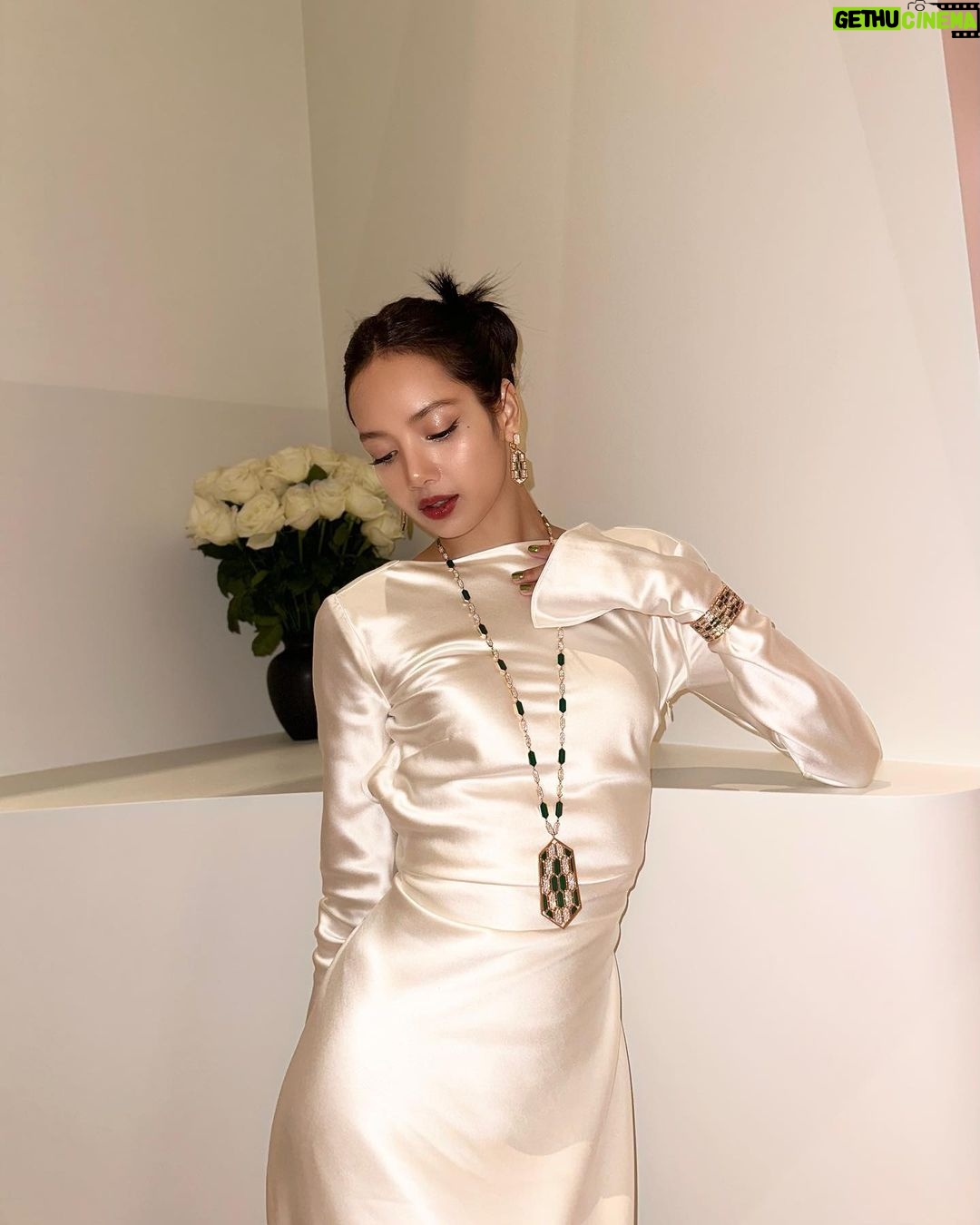 Lisa Instagram - Happy to celebrate the 75th Anniversary for @bulgari Serpenti in Koreaš¤
