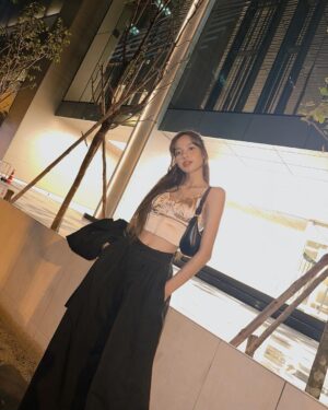 Lisa Instagram - คิดถึงแล้วอ่ะ