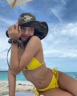 Lisa Instagram - 