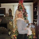 Loren Gray Instagram - santa’s comingggg tonight @fashionnova #fashionnovapartner