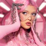 Loren Gray Instagram - halloweek day 4 - astronaut barbie 💫