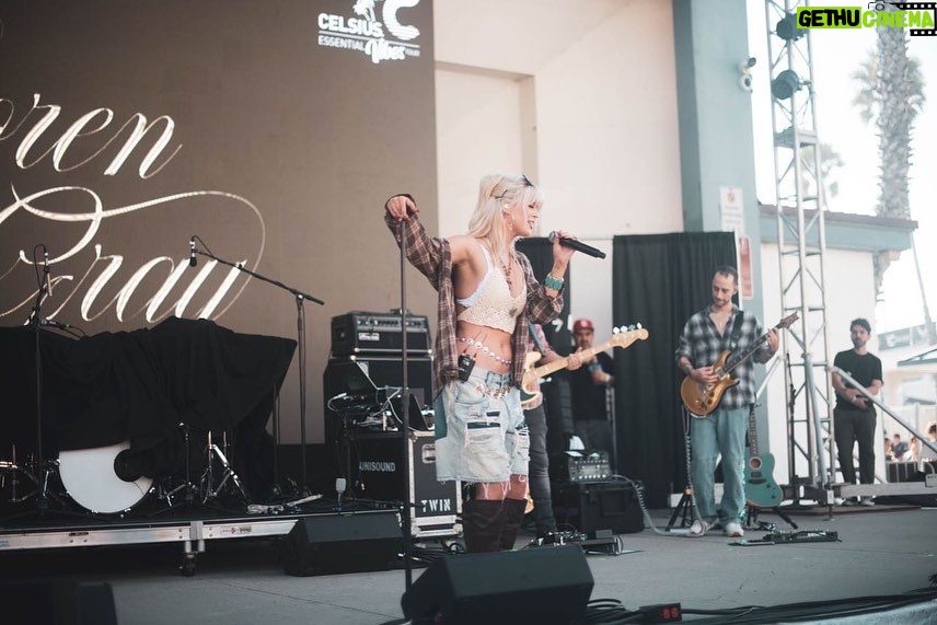 Loren Gray Instagram - thank u @supergirlpro for having me & thank u to my lovely band. ur the best there is. the coolest time with the best people <3 📷 @j1madr