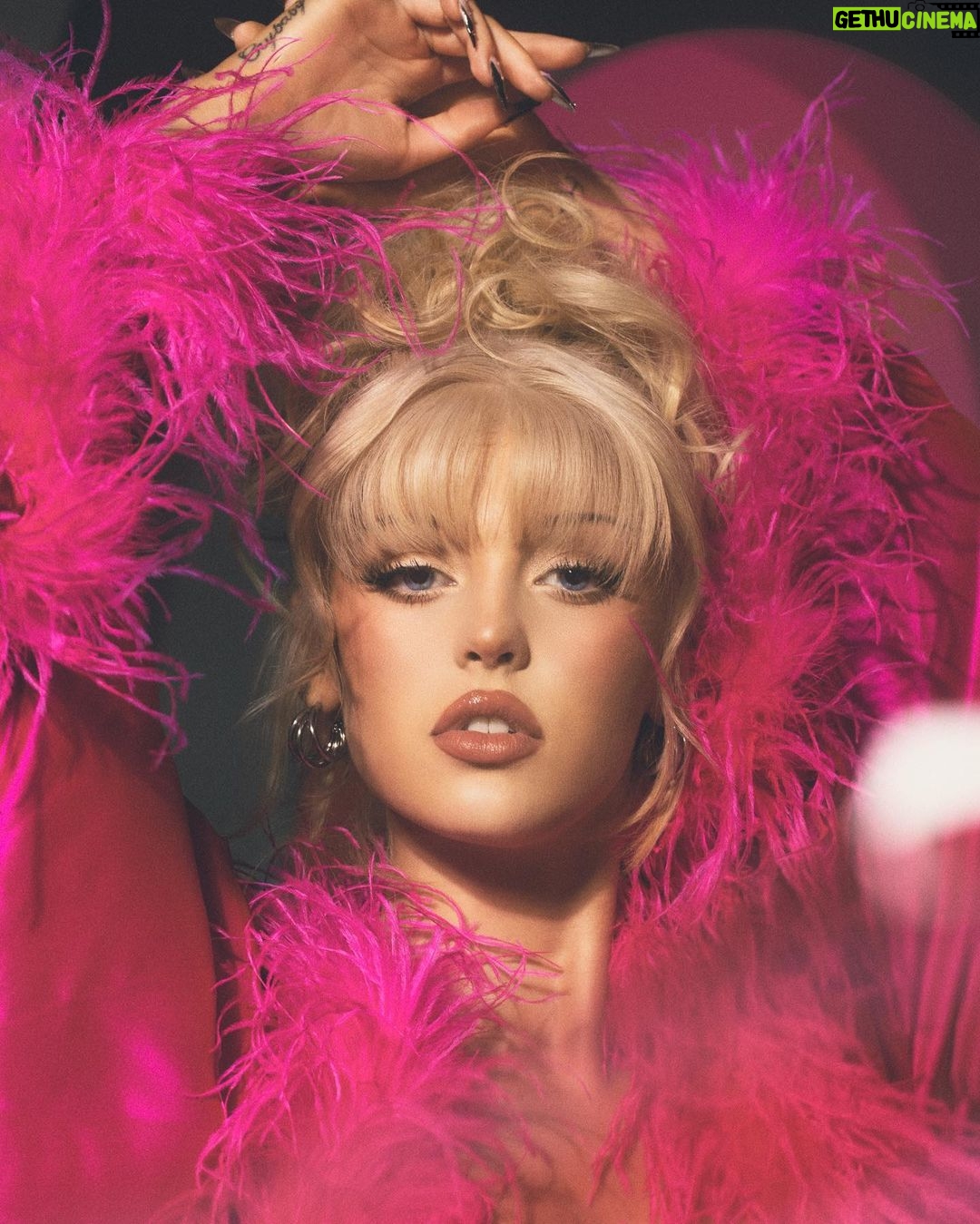 Loren Gray Instagram - candy @alessandrovoce @wilfordlenov @alessandrovoce