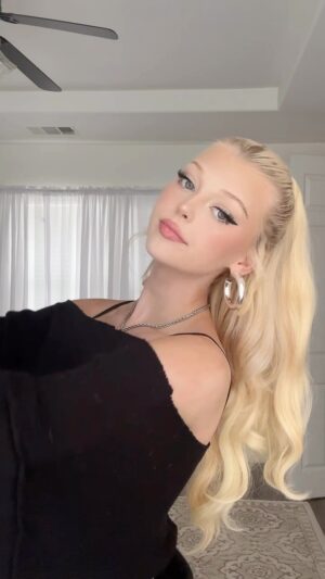 Loren Gray Instagram - lil snippet because its 3 days til my baby album is born into the world and 1 month til I take her on tour🧸