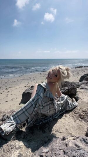 Loren Gray Instagram - give peace a chance