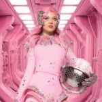 Loren Gray Instagram - halloweek day 4 - astronaut barbie 💫
