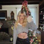 Loren Gray Instagram - santa’s comingggg tonight @fashionnova #fashionnovapartner