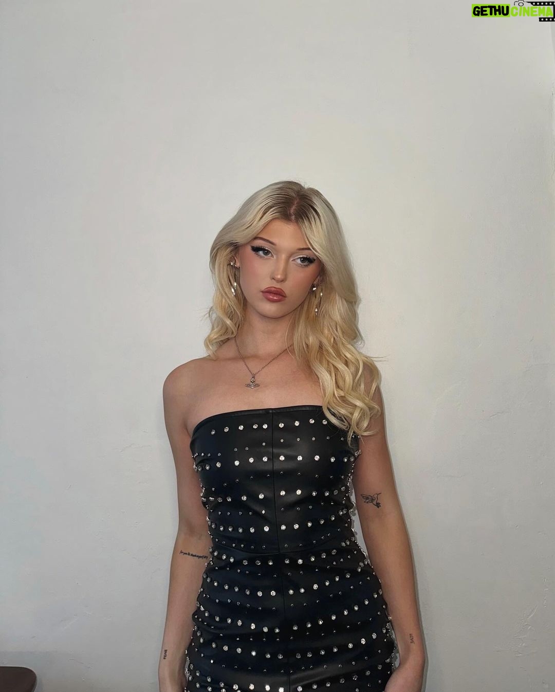 Loren Gray Instagram - call it what you want 💌 @fashionnova #fashionnovapartner