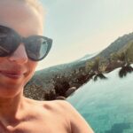 Lorie Pester Instagram - ☀️🌴 🐠 🏖💛 Je pense à vous ! 💋