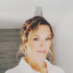 Lorie Pester Instagram – Wedding day 🤍
(No panic, c’est pas le mien)