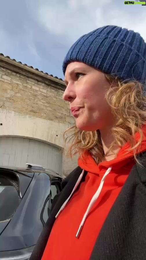 Lorie Pester Instagram - En direct live du tournage … 🎬 @jeremybanster @france3 Angoulême, France