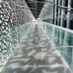Lorie Pester Instagram - Hier j’étais off, j’ai pu aller me promener dans le quartier Le panier et au MUCEM… Vous me conseillez d’aller me promener où pour mon prochain jour off ? @villemarseille #marseille @mucem_officiel Marseille (13)