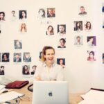 Lorie Pester Instagram – Et voilà, 
Ça fait deux semaines que je suis dans ce bureau pour la prépa… 
Quelle nouvelle aventure ! 
C’était intense, enrichissant, et en plus j’ai une équipe de choc! Que rêver de mieux !!
Lundi je ne reviendrai pas dans ce bureau, mais nous irons tourner. 
Enfin !!!
Retrouver les comédiens, j’ai tellement hâte !!
🎬 
@dna_tf1 @tf1 #realisatrice #tournage #ilovemyjob Sète
