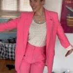 Lorie Pester Instagram – Vous préférez quelle tenue ?? 
#mode #fashionvictim #essayages