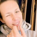 Lorie Pester Instagram – En studio… mais pour enregistrer quoi ?? 
#studio #enregistrement