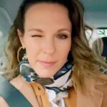 Lorie Pester Instagram – Ma journee d’hier… 
Projection de l’épisode de leo mattei à @tf1 . 
Avec @jean.luc.reichmann @loladubini @juliettetresanini . 
Diffusion le 6 avril !