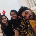 Losliya Mariyanesan Instagram - Christmas magic is in the air 🎄✨ Merry Christmas everyone !