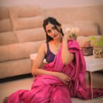 Losliya Mariyanesan Instagram - Me, Myself & I Short by @dhanush__photography Saree @tribanga_india Jewels @adornachennai