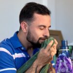 Luca Scarpelli Instagram - POV: vc é mineiro e só acredita vendo e acabou de ver que funciona mesmo! kkkk Acabei de descobrir o segredo do perfume duradouro de @downybrasil! Se você usa Downy, assiste o vídeo lá no perfil de @downybrasil e corre para testar aí na sua casa também! #PerfumeDowny *publi