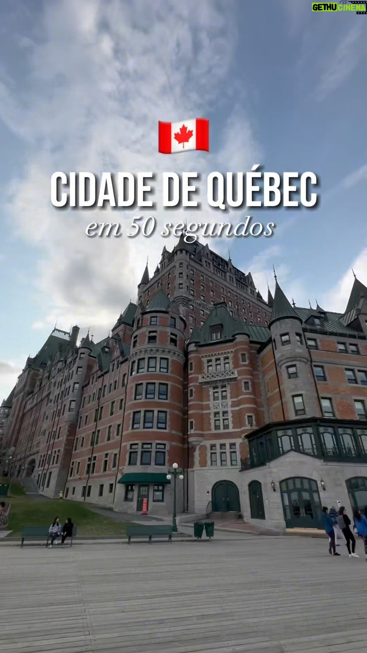 Luca Scarpelli Instagram - 🇨🇦Cidade de Québec🇨🇦 é a capital do “estado” do Québec, onde também fica Montréal, e é considerada uma das cidades mais antigas da América do Norte. Tem o francês como idioma oficial e uma vibe bem europeia (colonização o nome né? kk) é uma cidade que tem muitos jovens porque uma das melhores e mais antigas universidades do Canadá fica aqui: Université Laval. se você quer aprender francês e ter uma imersão completa, vir pro Québec é uma ótima opção! e pra te ajudar a organizar tudo, fala com a @beeducationintercambio que é a empresa de intercâmbio do nosso coração 💖