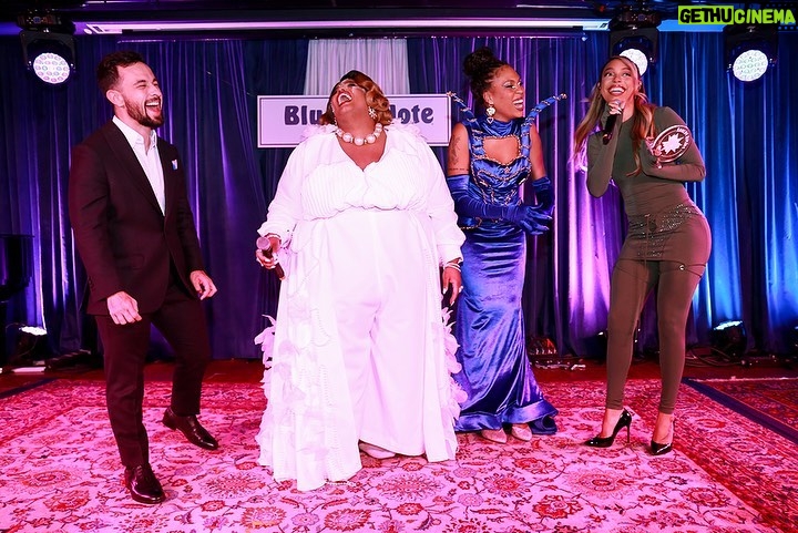 Luca Scarpelli Instagram - completamente realizado por ter apresentado o Trans Baile junto com as maravilhosas idealizadoras @hellobielo e @transpreta foi um evento muito simbólico e poderoso. a primeira premiação para pessoas trans feita por pessoas trans. estamos vivendo a historia, amigues 🏳️⚧️✊💕 (ps: são muitas pessoas lindas e fotos lindas pra um carrossel só! sintam-se todes muito amades) 📸 @bernoch_ Trans Power