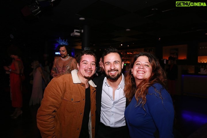 Luca Scarpelli Instagram - completamente realizado por ter apresentado o Trans Baile junto com as maravilhosas idealizadoras @hellobielo e @transpreta foi um evento muito simbólico e poderoso. a primeira premiação para pessoas trans feita por pessoas trans. estamos vivendo a historia, amigues 🏳️⚧️✊💕 (ps: são muitas pessoas lindas e fotos lindas pra um carrossel só! sintam-se todes muito amades) 📸 @bernoch_ Trans Power