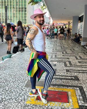 Luca Scarpelli Instagram - dump #pride pra vcs com a minha primeira maquiagem sozin ✨

#pridemonth #lgbtpride #lgbtq #lgbtcommunity #trans #transgender #transpride