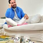 Luca Scarpelli Instagram - 🏳️‍⚧️cosplay de bandeira🏳️‍⚧️ Se vc tb quer uma Crocs personalizada, entra lá no site da @crocsbrasil que tá rolando um quiz pra vc saber quais são os Jibbitz que mais combinam com você :) publi :)