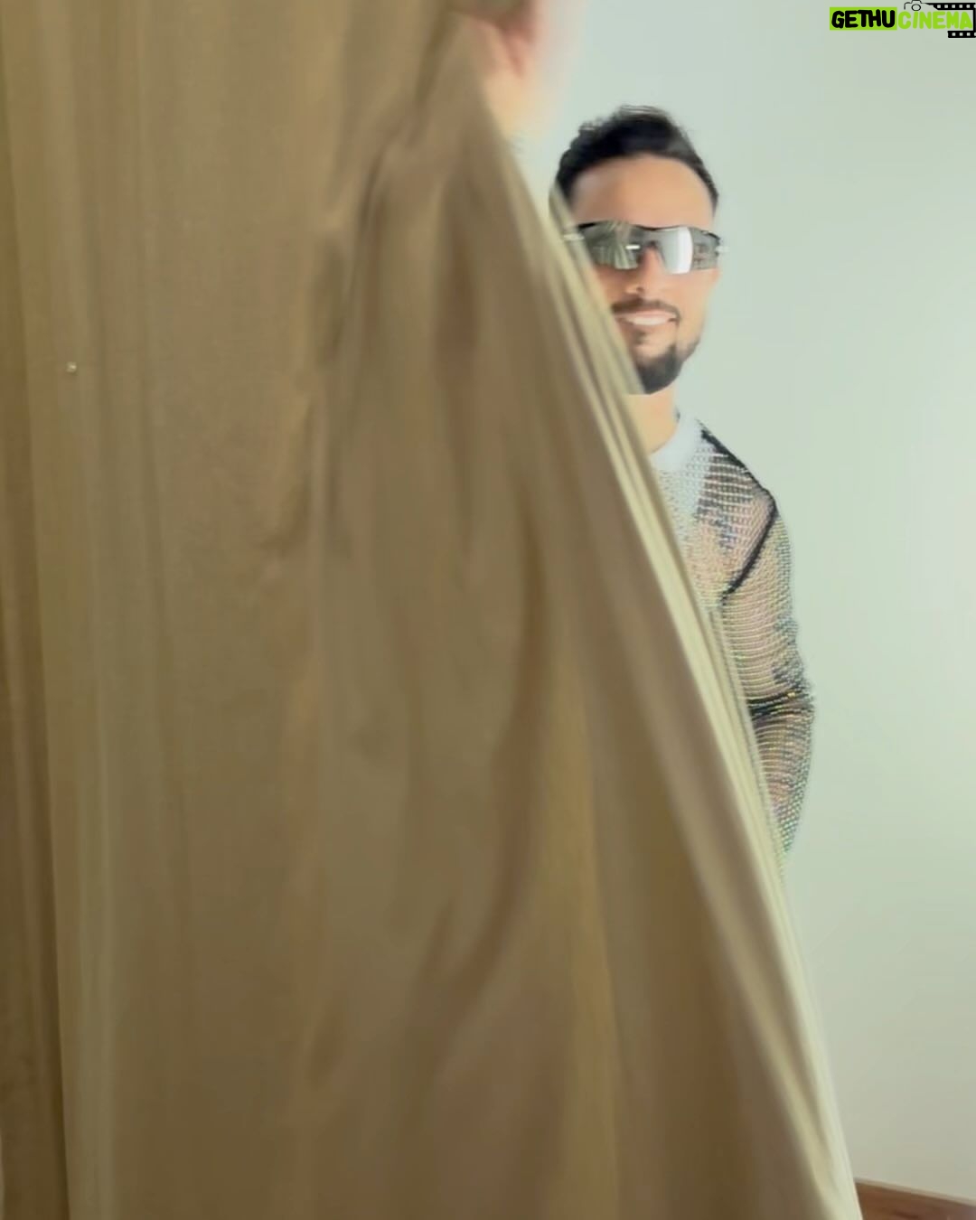 Luca Scarpelli Instagram - me diz aqui em baixo qual seu mood de ano novo! todas essas peças estão na minha lojinha virtual, viu? corre lá nos stories que tem o link. Independente do seu mood, nas @lojasrenner vc encontra o look perfeito pra vc :) #SquadTáNaRenner p u b l i