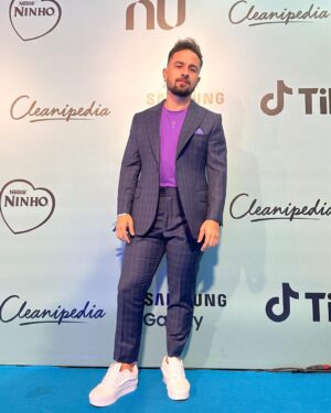 Luca Scarpelli Instagram - gostaro do look pro #TiktokAwards2024 ?

vim a convite do patrão @nubank :)