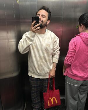 Luca Scarpelli Instagram - foram otimos os 253 dias de novembro