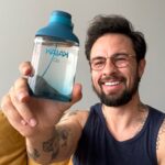 Luca Scarpelli Instagram - vem respirar comigo e com o novo Natura Kaiak O2, uma fragrância que busca trazer o frescor do oxigênio do mar pra nossa rotina :) @naturabroficial #NaturaKaiakO2 publi