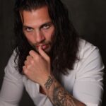 Luca Tartaglia Instagram - 🐺 📸 @je_lens #actor #actorslife #photoshoot #longhair Los Angeles, California