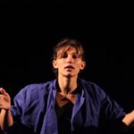 Lucia Passaniti Instagram - « Souvenirs de mondes qui ne sont pas les miens » De @elriklepercq Mis en scène par @aristeo_tordesillas Avec @elriklepercq et moi-même Costumes et photos @judithpolicar Nous ferons nôtre première le 12 août à 17h au @festival_sorties_de_route à Lauzès ☀️☀️☀️ On parle de la mémoire, de la résistance, de communisme, de la Seconde Guerre Mondiale (et même un peu de la première), de nos ancêtres (enfin surtout ceux d’Elrik), des choses extraordinaires qu’ils ont fait et de ce qu’ils nous ont laissé. Et puis on se partage un sacré nombre de personnages à deux. Venez donc rire, traverser des souvenirs et pleurer avec nous. 🎭 #theatre#festivalsortiesderoute#lauzes#lot#souvenirsdemondequinesontpaslesmiens#lesragondinscontreattaquent Lot-et-Garonne