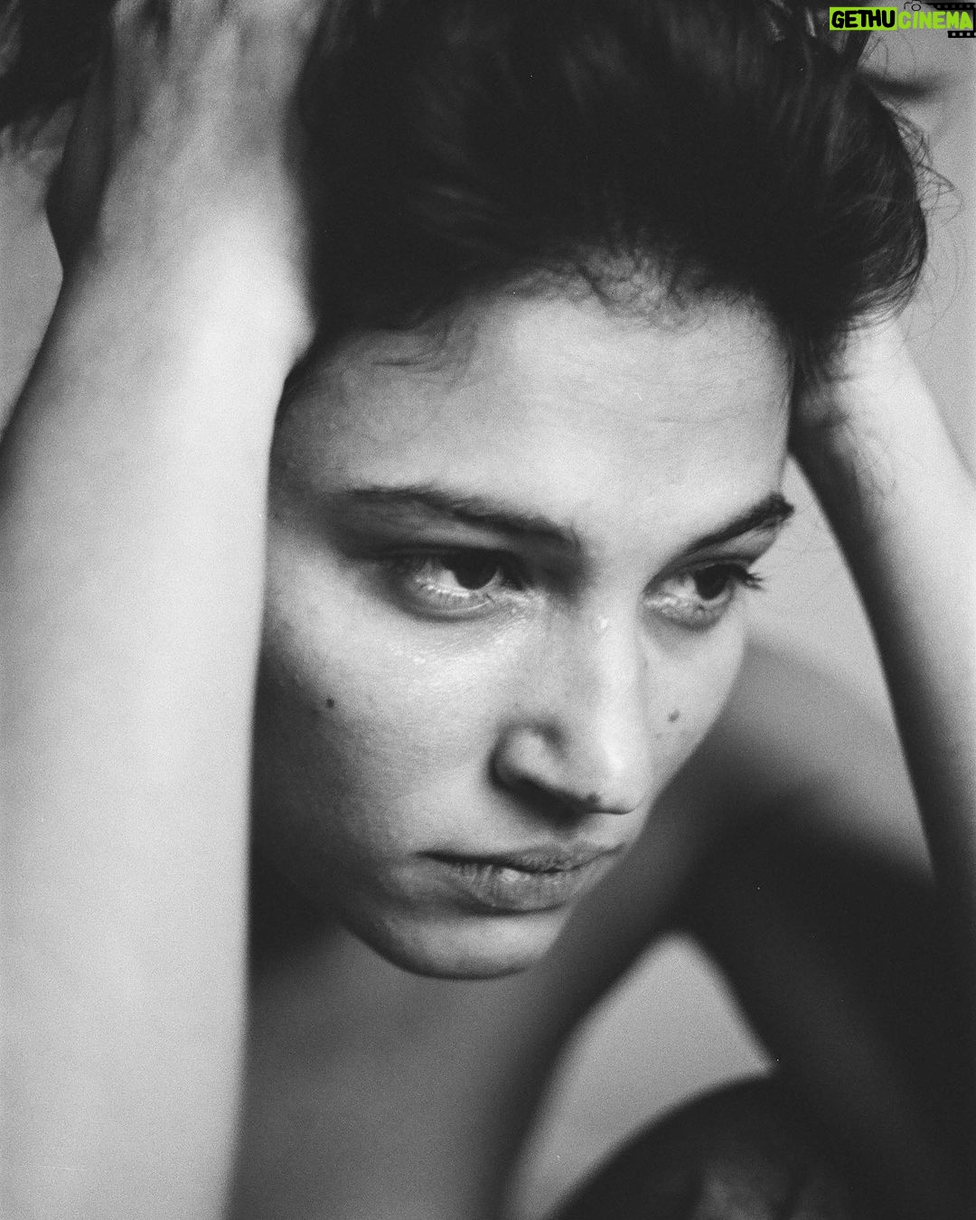 Lucia Passaniti Instagram - Fiore d’arancio 🕊 On travaille en famille 🫀 📸 @lou_zidi