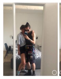 Lucia Passaniti Instagram - L’art du selfie vol. 2 Ou comment tomber vraiment bêtement avec @nicodanselmo