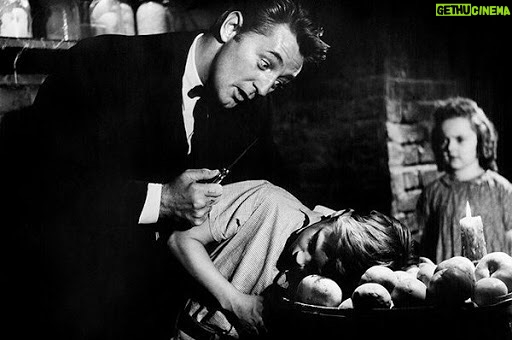 Lucia Passaniti Instagram - La nuit du chasseur de Charles Laughton #inspiration