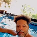 Luciano Quirino Instagram - Sinopse: Exaltar a importância da diáspora africana na arquitetura de Tebas, o arquiteto escravizado, no desenvolvimento tecnológico do Centro Histórico de São Paulo também conhecido como Triângulo de Tebas. Ficha Técnica : Direção e Concepção: Luciano Quirino Roteiro: Luciano Quirino e Luquinha Figueiredo Pesquisa : Luquinha Figueiredo Diretor de Fotografia : Tomires Ribeiro Montagem / Edição : Briele Fernanda Produção Executiva: Primeiro Olho Filmes Diretor de produção: Luciano Quirino Locução: Luciano Quirino Trilha Original : Reno Duarte e Allan Vieira Sound Designer : Alexandre Reis e Rodrigo Gama Imagens de Drone : Jairo Mattos Som direto : Marcio de Oliveira Sonoplastia: Alexandre Reis Motorista : Sr. Vasco Felix Realização: LQ PRODUÇÕES ARTÍSTICAS BOM DIA !!! #triangulodetebasofilme #triangulodetebasdoc