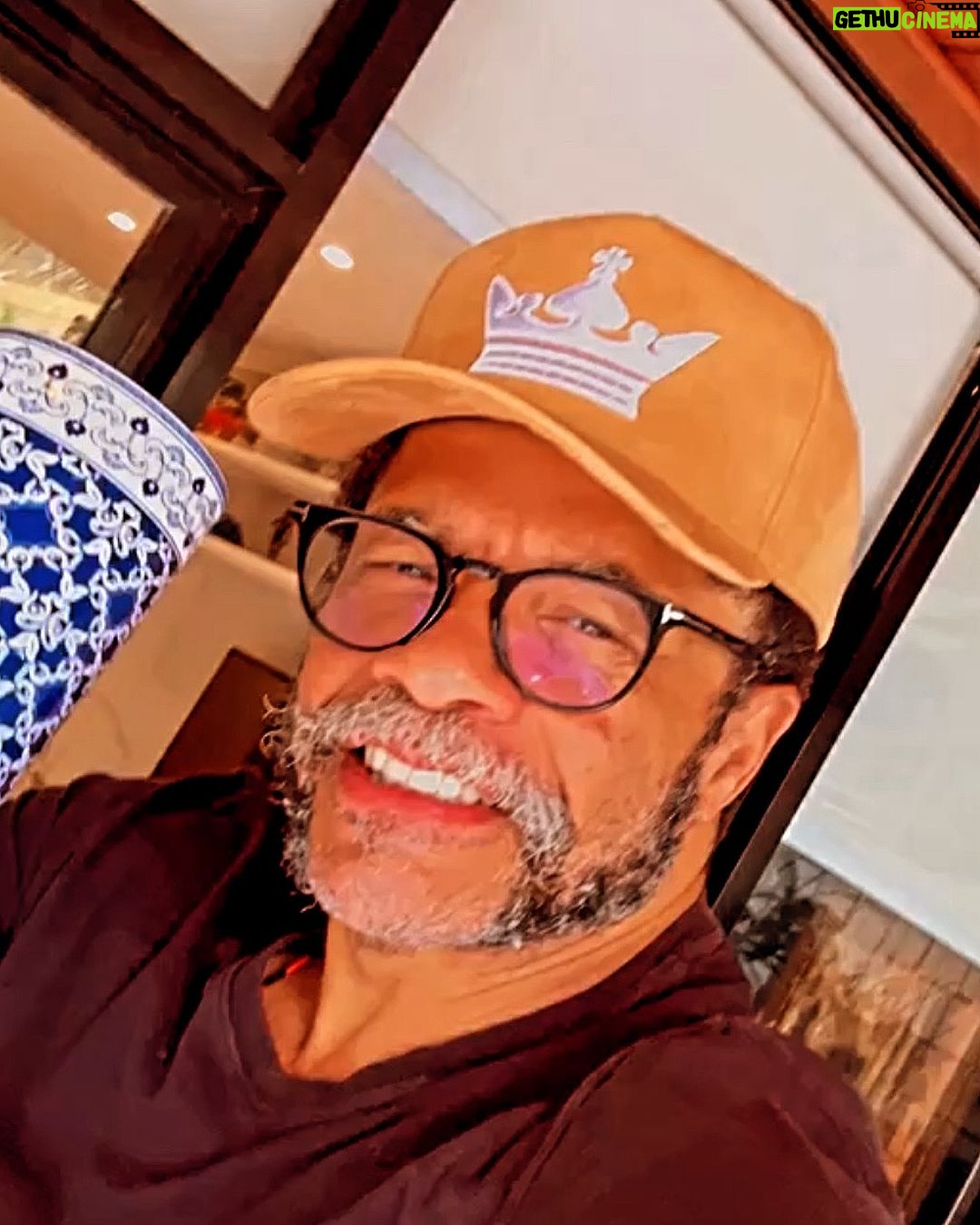 Luciano Quirino Instagram - E esse meu boné da @unidosdoviradouro né um luxo !! 😉 adorei. Diaaaa ☕️
