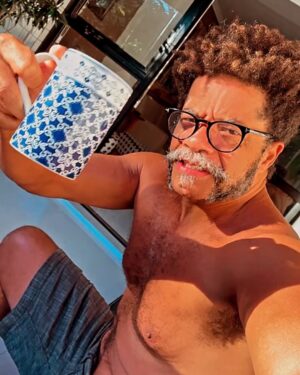 Luciano Quirino Instagram - Bom dia 😉🙌🏾☕️☀️