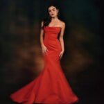 Lucy Hale Instagram - last night at the brilliant @baby2baby gala where they raised 11.8 million dollars for children in poverty. @salmahayek gave a speech that I’ll never forget stating that “all children are our children”. An inspiring room full of generosity! Thank you @moniquelhuillier for having me ♥️ @cibellelevi 📷 @mollyddickson @kdeenihan @kristin_ess @jenna_filingeri