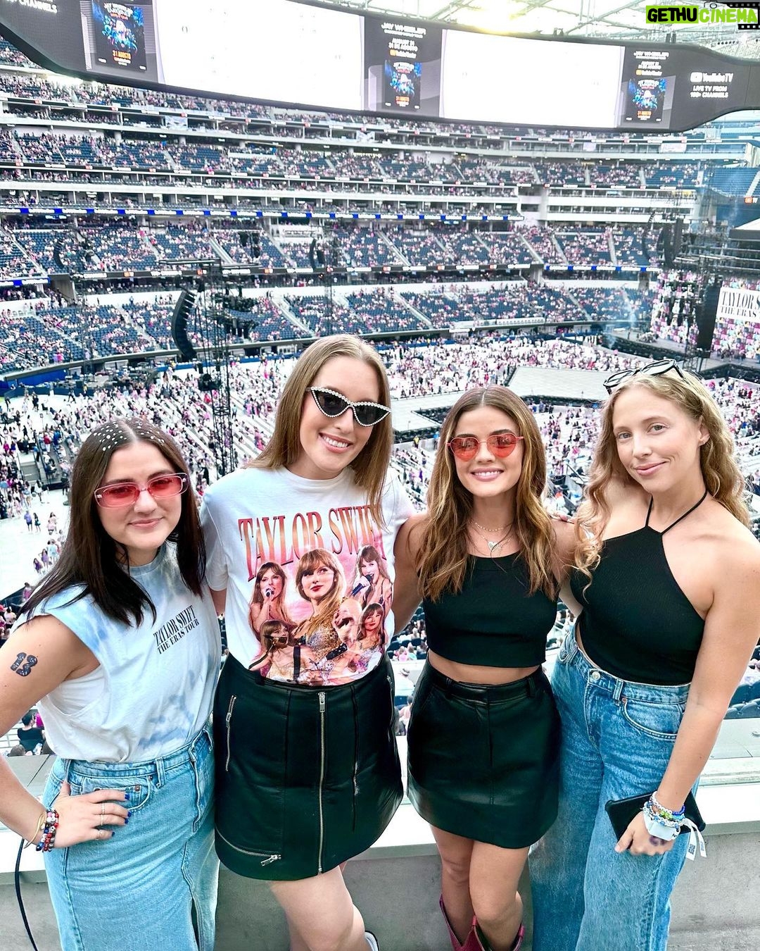 Lucy Hale Instagram - Omg??? @taylorswift putting on a show that was so good I can’t even process. Nostalgic, empowering, and sparkly. thank you @sofi !