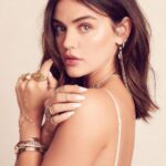 Lucy Hale Instagram – Lucy in the Sky with @jacquieaiche #JAxLucy

@doveshore 
@jennakristina 
@dimitrishair 
@nailsbyzola