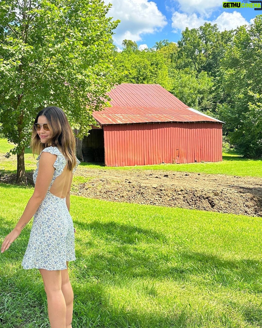 Lucy Hale Instagram - la nyc kelowna with a dash of nashville
